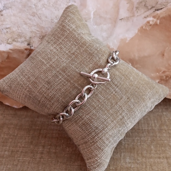 Silver Toned Large Link Chunky Bracelet - Picture 5 of 6